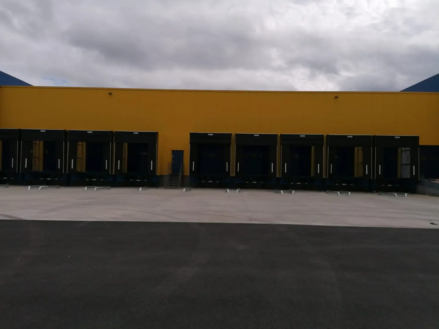 Logistikzentren mit der Verladetechnik der Absolut GmbH