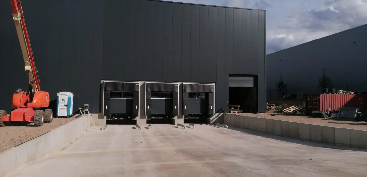 Logistikzentren mit der Verladetechnik der Absolut GmbH