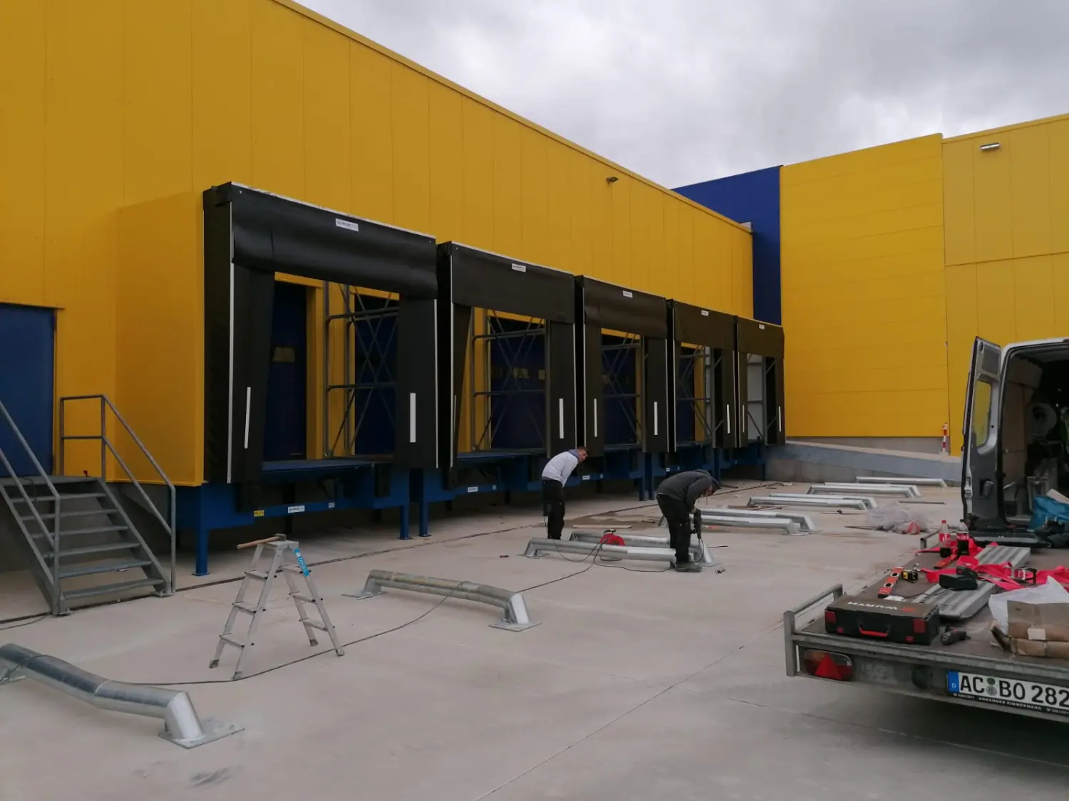 Logistikzentren mit der Verladetechnik der Absolut GmbH