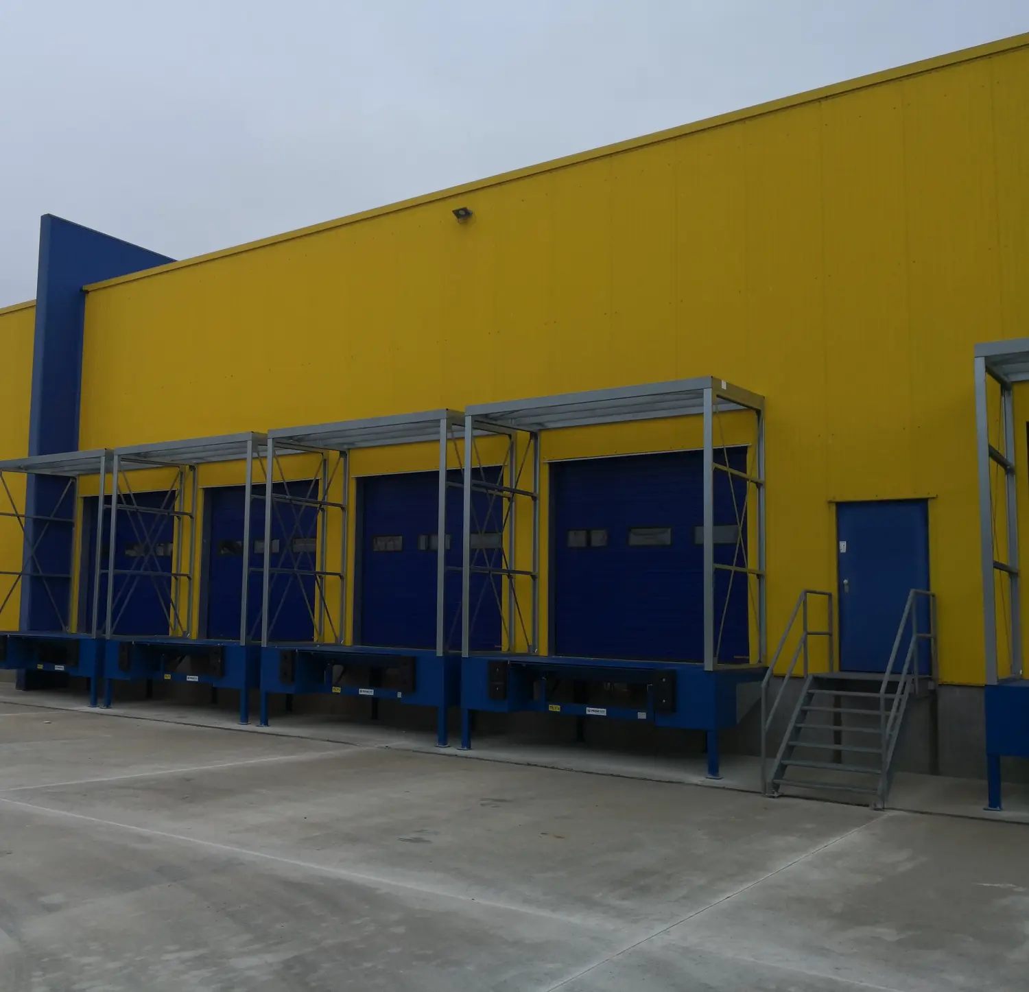 Logistikzentren mit der Verladetechnik der Absolut GmbH