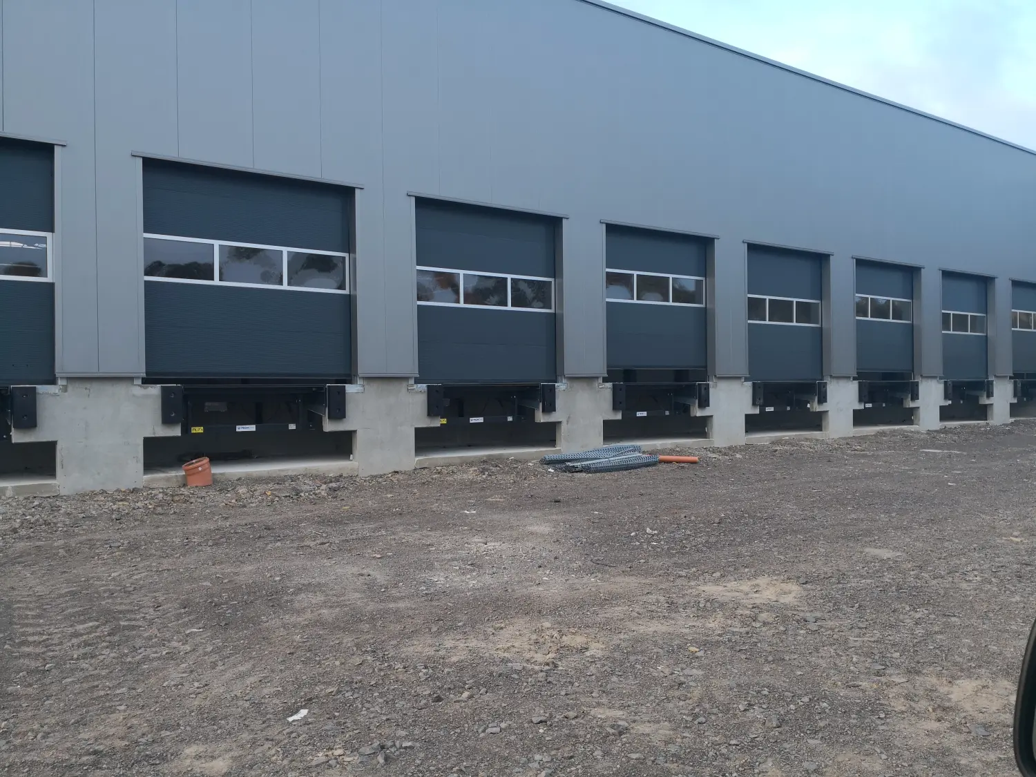 Logistikzentren mit der Verladetechnik der Absolut GmbH
